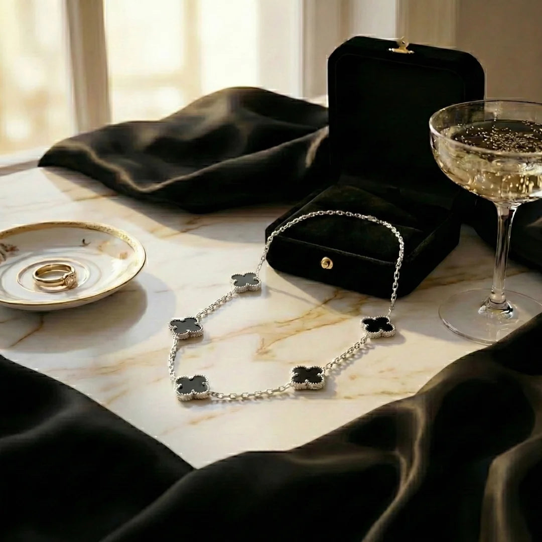 Colar 5 Trevos Pretos (Estilo Van Cleef) em Prata 925