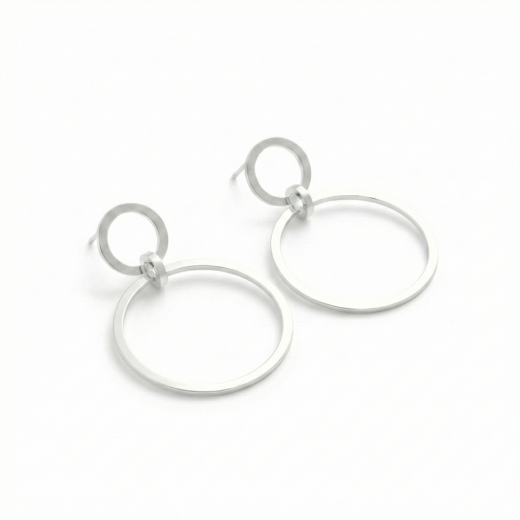 Brincos de prata 925 argola duplo minimalista exibidos em fundo branco